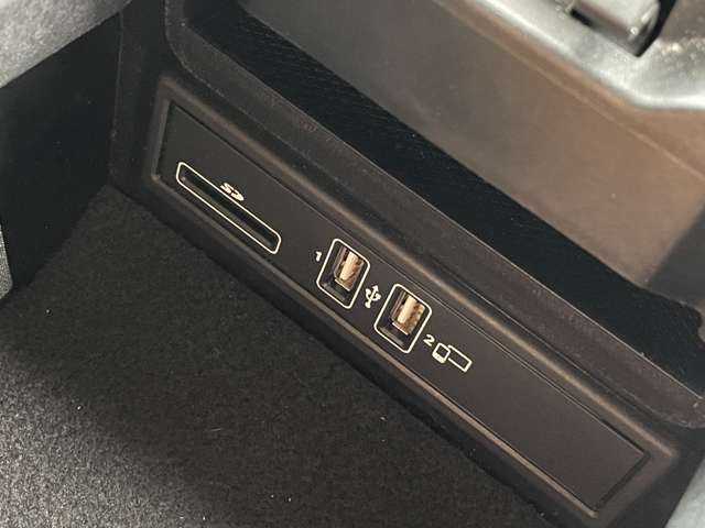 センターコンソール内にはUSBソケットあります！