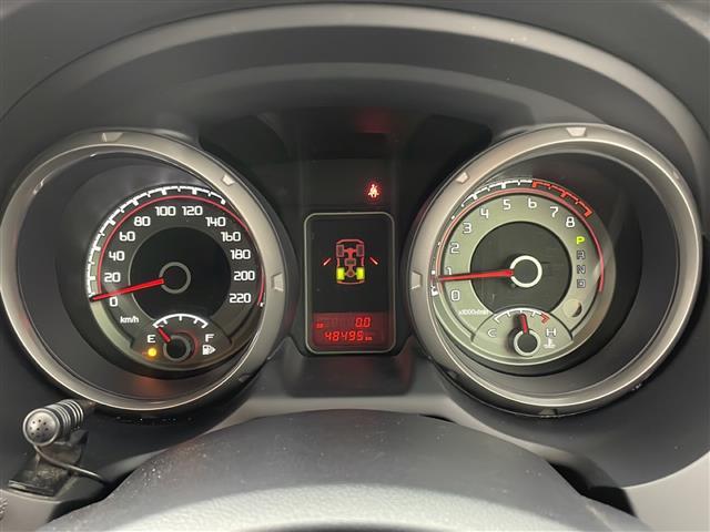 【スピードメーター】メーターがシンプルで見やすく運転しやすいですね！