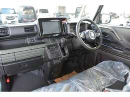 新車専門店カーズカフェの厳選新車専用オプションセットプランもご用意しております。総額でお得にご提案！登録諸費用、自賠責も車両総額に全て込みですのでご予算も明解安心です！