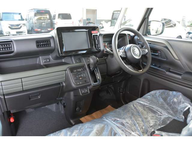 新車専門店カーズカフェの厳選新車専用オプションセットプランもご用意しております。総額でお得にご提案！登録諸費用、自賠責も車両総額に全て込みですのでご予算も明解安心です！