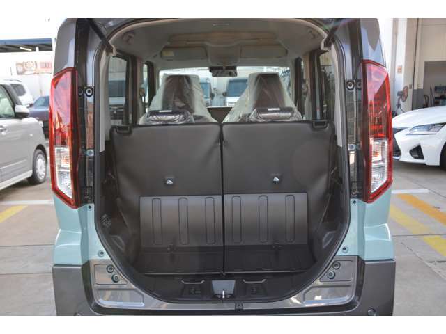 新車専門店カーズカフェの厳選新車専用オプションセットプランもご用意しております。総額でお得にご提案！登録諸費用、自賠責も車両総額に全て込みですのでご予算も明解安心です！
