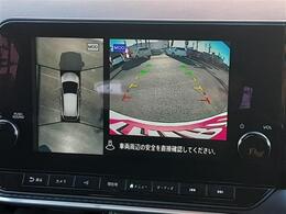 ■　装備3　■　アラウンドビューモニター：真上から見たような全周囲カメラで苦手な車庫入れも安心です！