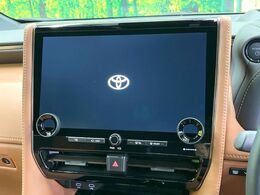 【14インチディスプレイオーディオ】画面内にオーディオ操作はもちろん、空調の調整機能なども盛り込んだ多機能なディスプレイオーディオです！スマートフォン連携はもちろん、車載ナビもお使いいただけます♪