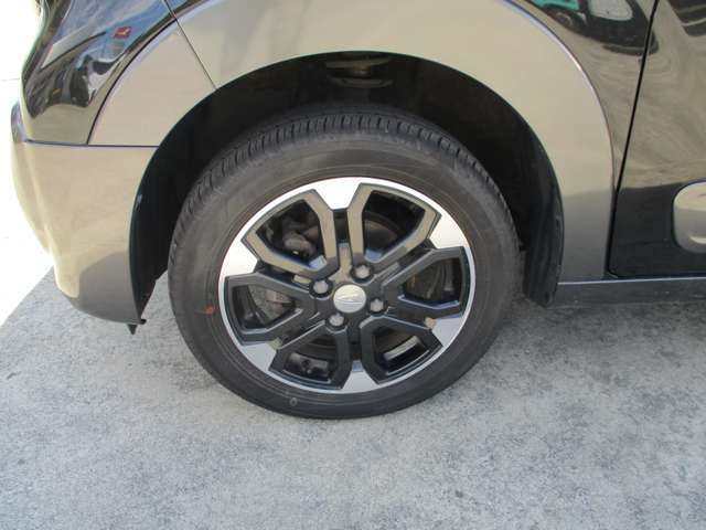 普通車、軽自動車をお探しなら、是非一度ご来店ください！またお電話でもご対応いたします。