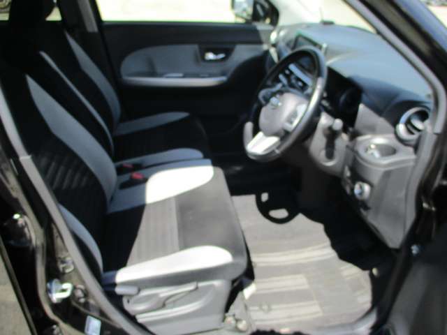 お車を運転するのに自動車保険への加入が必要になります！常時、保険資格取得者が居ますので入替やプラン見直しなど何でもご相談ください！