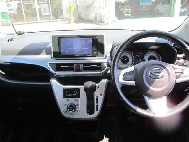 下取り、買取査定お車の引き取りも可能です。不動車に関するお問い合わせもご対応致します。