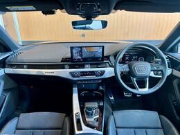 全体を俯瞰してみるとよく分かる、細部までこだわったデザインです！ドライバーの運転姿勢にもこだわっていることがよく分かります！