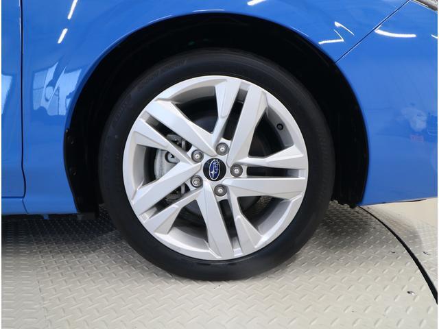 ■アルミホイールは、カッコイイだけではなく、軽量なのが特徴です。我々も軽い靴を履いている方が足への負担は少ないですよね。車にも同じ事が言えます。