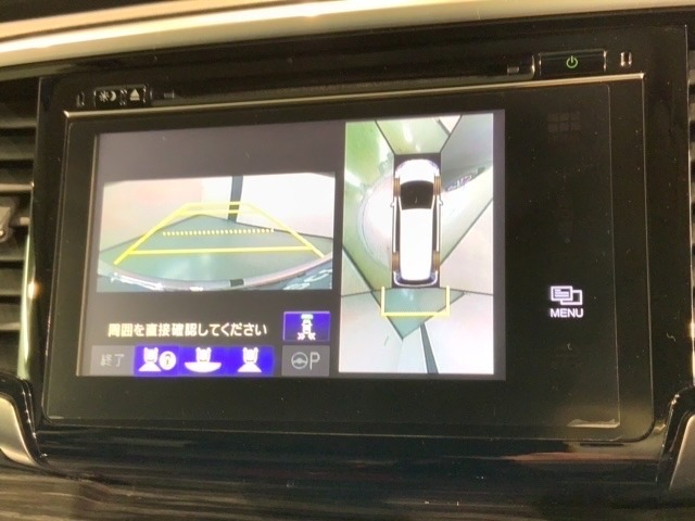 全方位モニターがついています！　車の周囲を360°安全確認できるので、普段の駐車はもちろんの事、縦列駐車や幅寄せの際にも活躍してくれますよ。