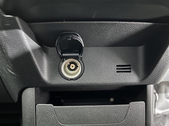 【運転席操作部】快適なドライブを楽しむための機能が装備されています！運転席から触れるので、使いやすいです！除菌プランいれていただくと、さらに清潔で安心していただけます！