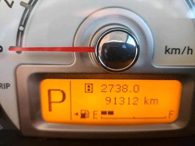 当社では納車前整備や洗車・ルームクリーニングも行っております。