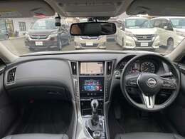 インパネ（画像部分）はかっこいいだけでなく、安心・安全に作られています。まずは、お座り下さい。運転している感覚がつかめると思います。