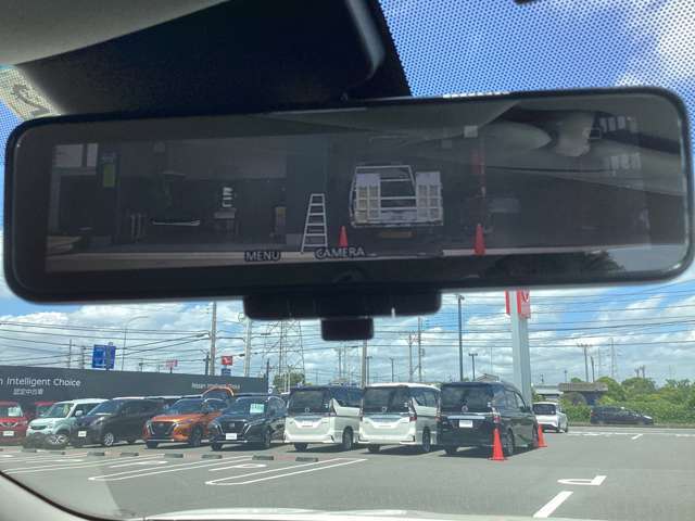 後方確認もバッチリです