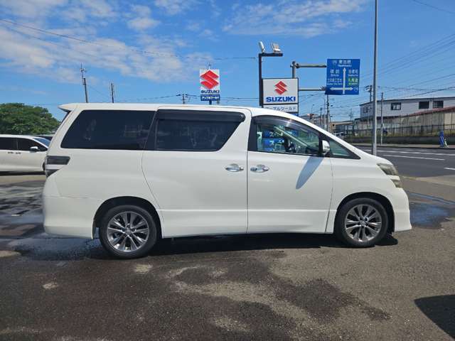 右側面です。