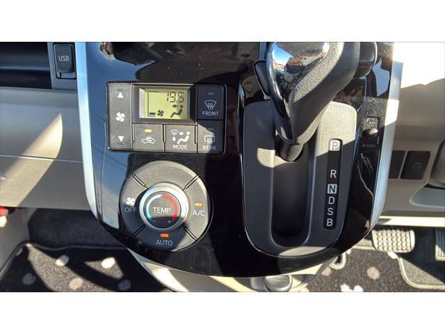 オートエアコンで操作もラクラク♪