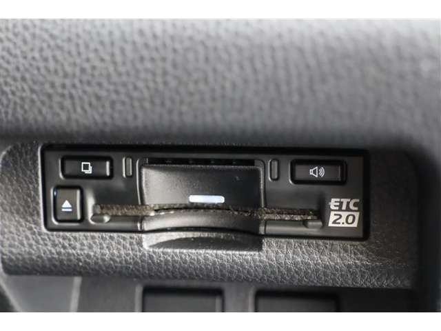 ■ETC2.0■今や必需品のETC付き！高速道路料金所で小銭の出し入れをする必要もなくスムーズに通過できます。ETC搭載車しか通過できないスマートICも利用可能で、高速道路利用の幅が広がりますよ！