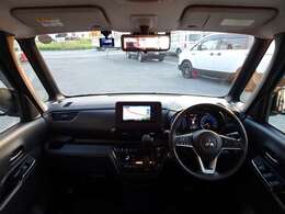 操作性と視認性に優れたインパネまわり、各スイッチは操作性を重視してデザインされてます！！