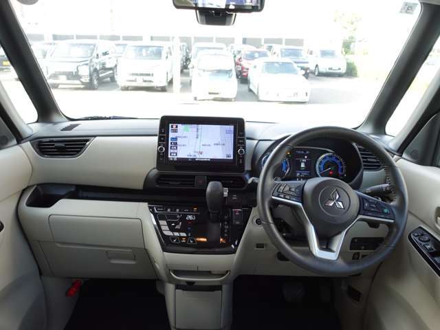 シンプルで使いやすいインパネ周辺！