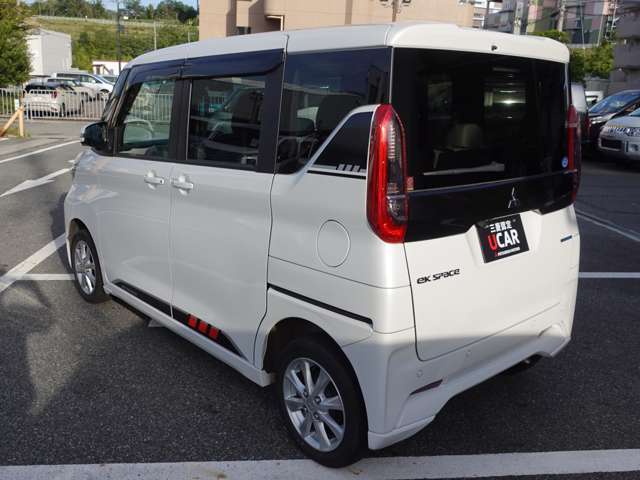 便利なオートスライドドア！隣の車との間隔が狭い駐車場でも安心してドアの開閉が出来ます！