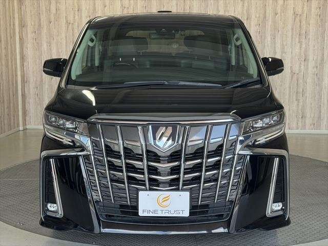 当社自慢のお車です。機関・装備点検・走行テスト済みです♪横にこの車のセールスポイントを、写真と説明でアピールしてあります♪まずはご覧になってください。