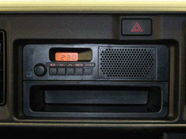 AM/FMラジオ付き。日本語表示です。ラジオで休憩を楽しんだり交通渋滞や天気などの情報を取り入れられます。
