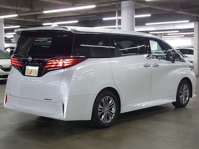 遠方（九州、沖縄除く）のお客様でも陸運局に持ちこまずに名義変更可能ですので店頭納車の場合は余計な諸費用も頂いておりません。遠方陸送納車も格安にてご納車可能です☆自走の場合は交通費相当でお届けも可能です