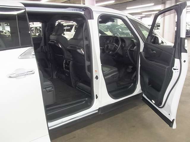 毎日新規物件入庫！3500台の高品質車をぜひとも、ご自身の目で直接ご覧になって、ご実感下さい、自身を持ってお勧めいたします。