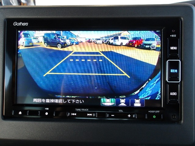 後方確認はバックカメラにお任せ♪後退時に便利で、駐車が楽になります♪