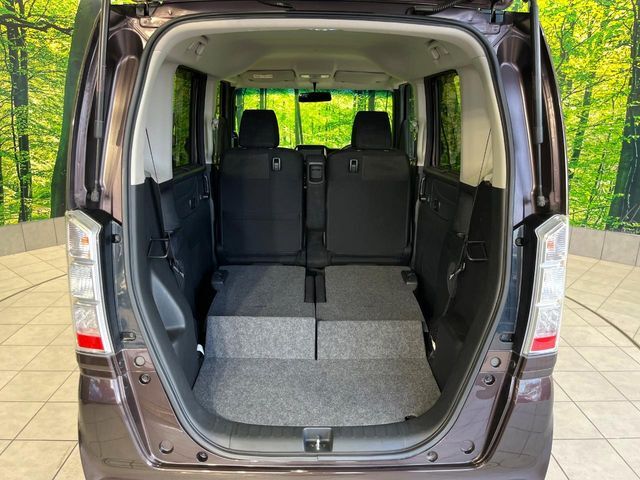 普段のお買い物や通勤、送迎等に十分な荷室スペースを確保しております。セカンドシートを倒すと、大きな荷物の積載も可能です♪