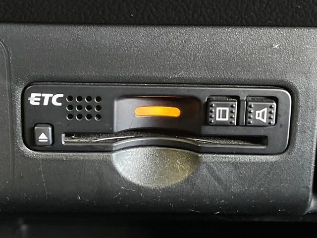 【ETC】高速道路の料金所をストレスなく通過！話題のスポットやサービスエリアに多い「スマートIC」利用時は必須のアイテムです。当店でセットアップを実施、ご納車当日からすぐにご利用いただけます！