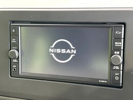 【純正ナビ】人気の純正ナビを装備。オーディオ機能も充実しており、Bluetooth接続すればお持ちのスマホやMP3プレイヤーの音楽を再生可能！毎日の運転がさらに楽しくなります！！