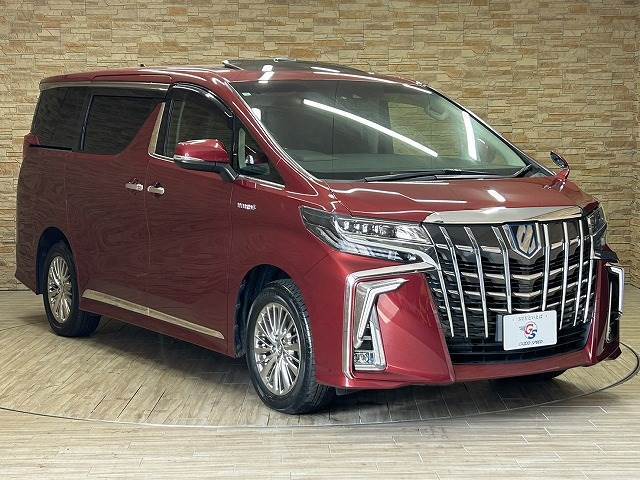 お車ご成約時の付帯率は驚きの90％OVERのキーパーガラスコーティング。雨が降れば、まるで洗車したかのような美しさ。納車後のメンテナンスも楽々。是非一度お試し下さい。
