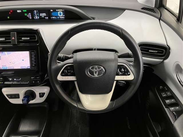 YouTubeにお車の紹介動画を掲載しております。画像ではわかりにくい細かなところまでご紹介♪ご視聴用URLはお問い合わせください。