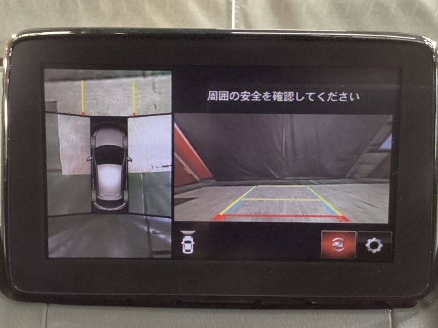 狭い場所での駐車やすれ違いなどでより的確な運転操作に役立つ360°ビューモニターが装備されています。