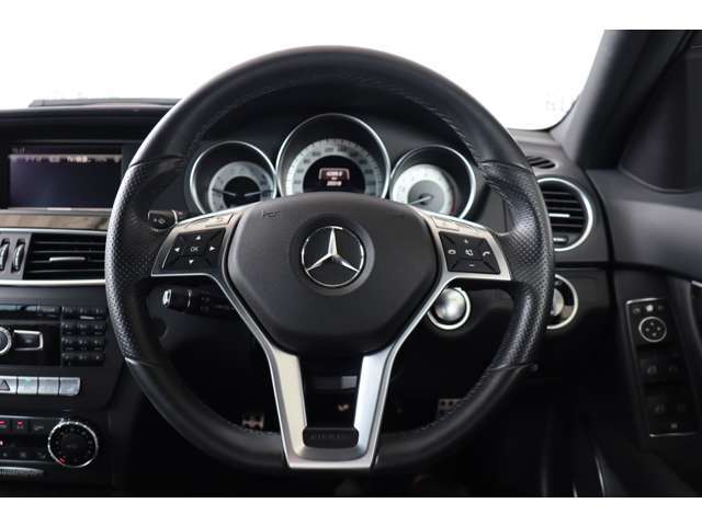 ワンオーナー・追従クルーズコントロール・バックカメラ・スマートキー・ナビ・DTV・Bluetooth・CD・モード切替・Pシート・シートヒーター・ETC・オートライト・R17AW