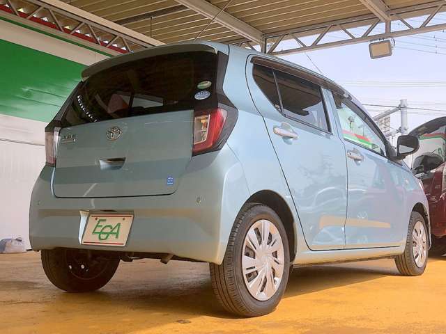 外装も特に目立つキズ等も無くキレイです！お探しの方はお早めに！全国納車も可能です！実際に現車確認が難しい当店より遠方の方でも一度ご相談下さい！