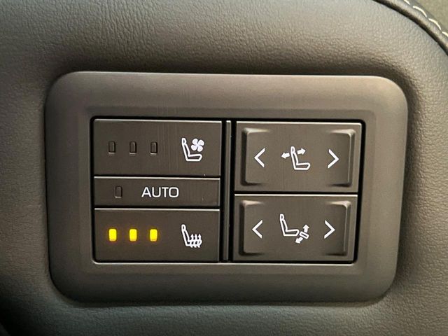 【シートベンチレーション】夏場は涼しい風でお尻や背中の熱やムレを防ぎ、冬はエアコンよりも早く温まってポカポカに！季節を問わず快適に過ごせます。