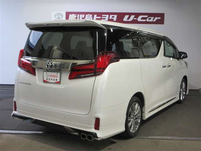 評価点4.5のきれいなお車です、またドライバーをサポートする最新の安全技術が充実しています、ぜひ一度ご覧ください。