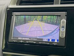 【バックカメラ】駐車時に後方がリアルタイム映像で確認できます。大型商業施設や立体駐車場での駐車時や、夜間のバック時に大活躍！運転スキルに関わらず、今や必須となった装備のひとつです！