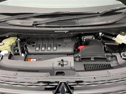 【エンジンルーム】エンジンの調子は良好です！ご納車前にはしっかりとオイル交換・その他油種類の点検補充をさせて頂きます。また、ガリバーでは修復歴のある車は販売いたしません。