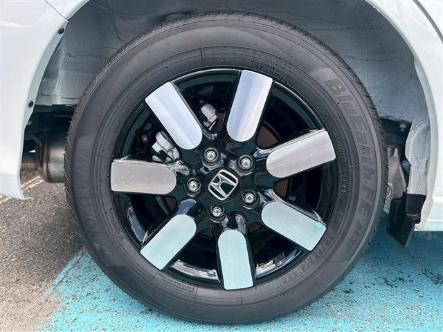 当店の車両は大量仕入れ、大量販売を行っておりますので、お客様にお安くご提供させていただいております。