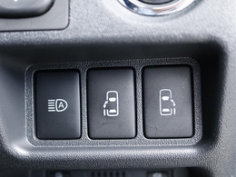 両側パワースライドドア！！ 運転席から開閉可能です♪