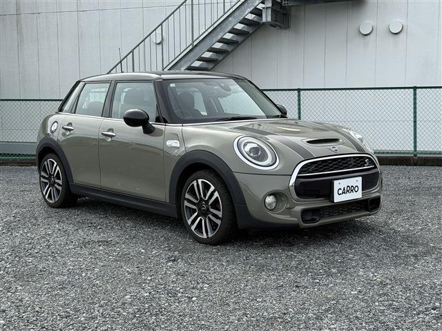 納車前に内外装のクリーニングをいたします。各種コーティングもご用意しておりますので、是非ご相談ください。※有償となります、詳しくはスタッフまでお申し付けください