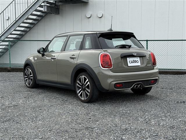 プロのこだわりのクリーニングで清潔なおクルマでご納車させていただいております！※有償となります、詳しくはスタッフまでお申し付けください。