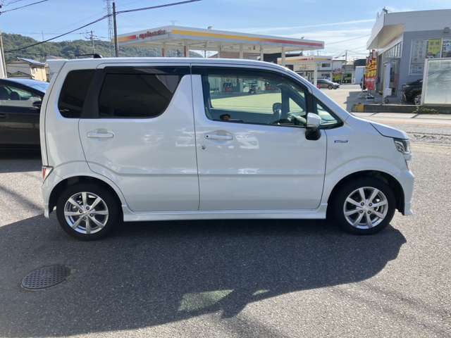 当社の展示車は全車、第三者機関にて検査済みです！！水没・メーター改竄歴が一切御座いません。良質な、お車のみを取り揃えております！！お気軽にお問合せ下さいませ！！