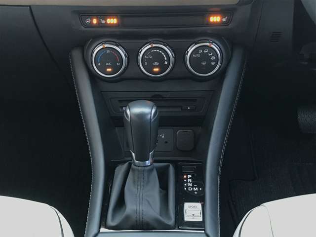 【オートエアコン】これなら車内温度を一定に保ちやすく過ごしやすいです。