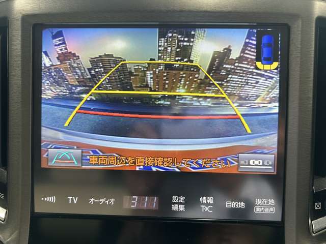 【バックカメラ】運転席から画面上で安全確認ができます。駐車が苦手な方にもオススメな便利機能です。