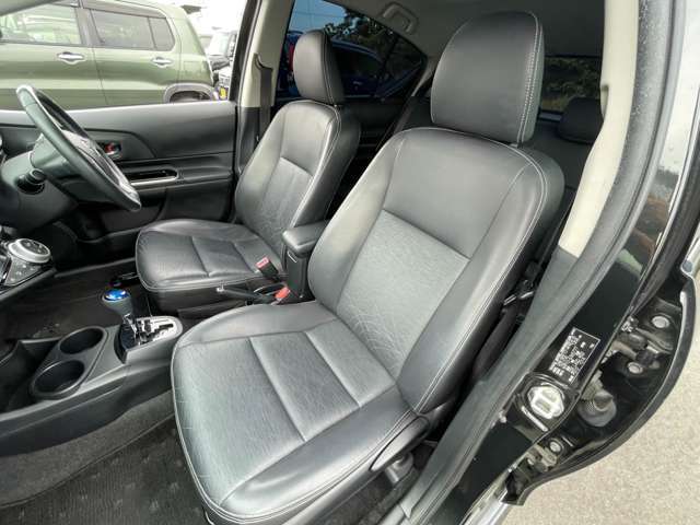 内装ルームクリーニング済みです。しっかりキレイにしておりますので、ぜひお確かめください。納車時にはもう一度キレイにいたしますよ！