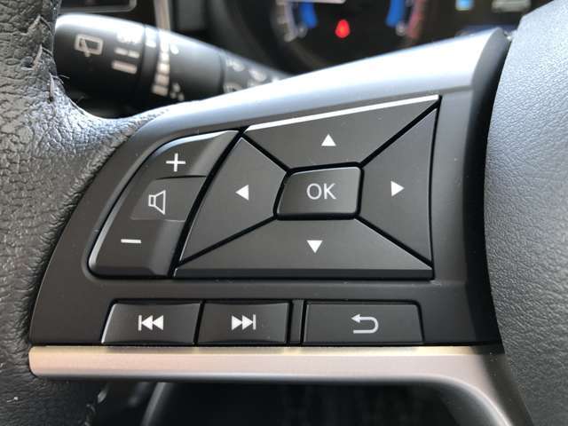 ナビの音量操作などができます。