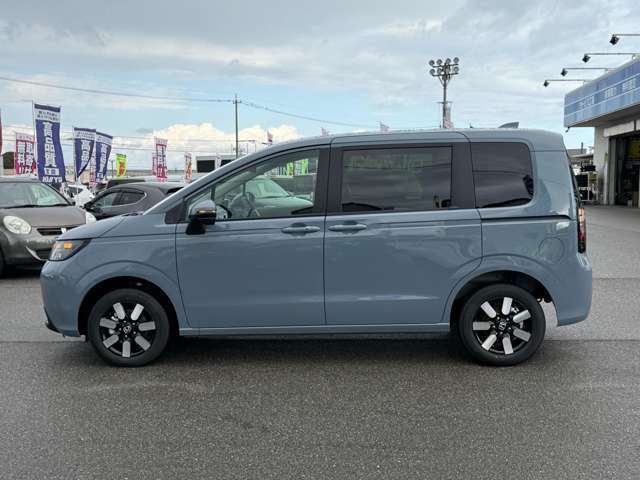 オイル交換年2回無料＆24時間ロードサービスのケーユーメンバーズカードや3年間のオイル交換無制限、定期点検整備代、消耗品の交換がセットになったメンテナンスパック、有ります♪